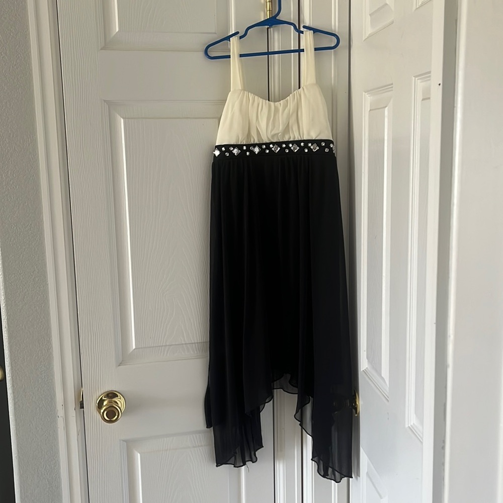 Girls high low black and white dress